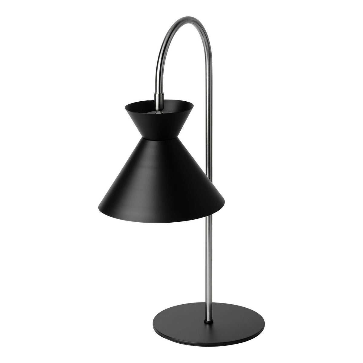 Lampe noire de face sur fond blanc, abat-jour conique et tige métallique arquée.