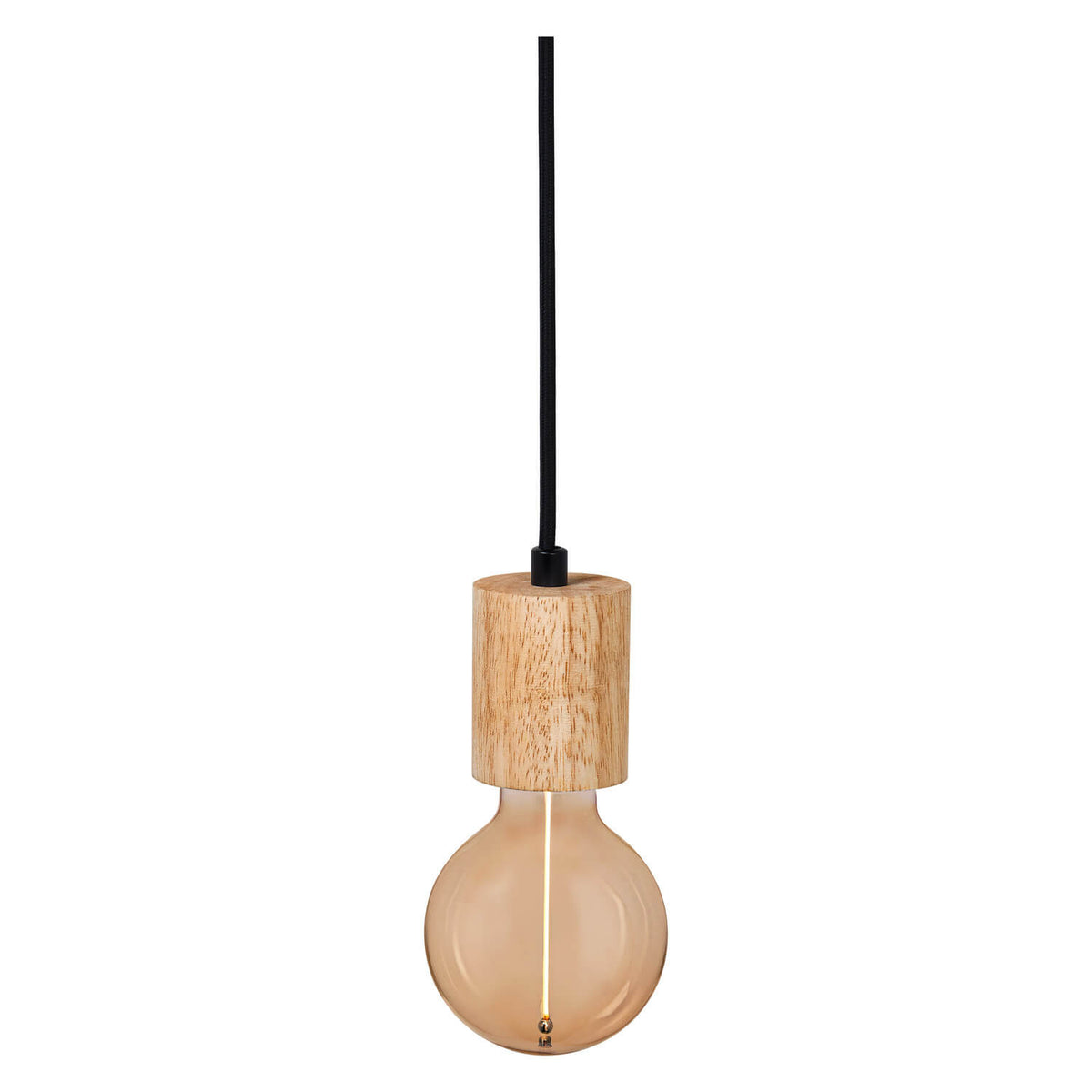 Suspension à câble noir, douille cylindrique en bois clair et ampoule ambrée.