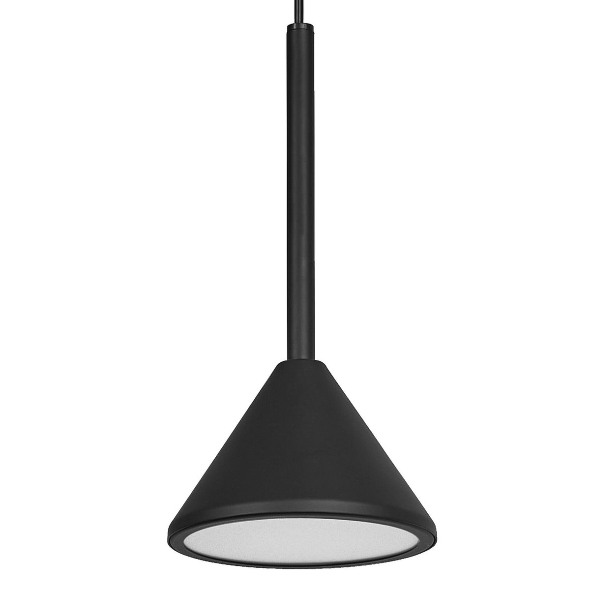 Suspension noire conique vue de face sur fond blanc, abat-jour mat