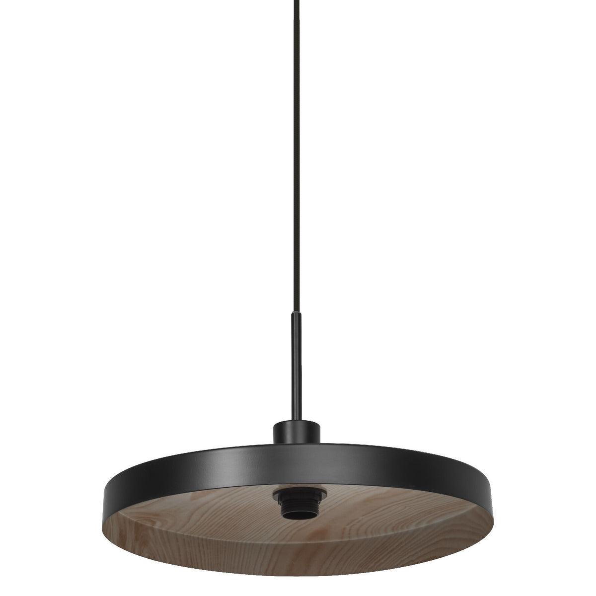 Suspension ronde noire vue de face, dessous en bois clair et câble fin.