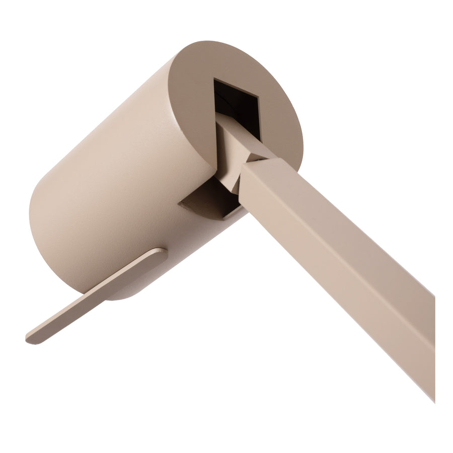 Détail de l'articulation entre le bras carré et le cylindre orientable du luminaire