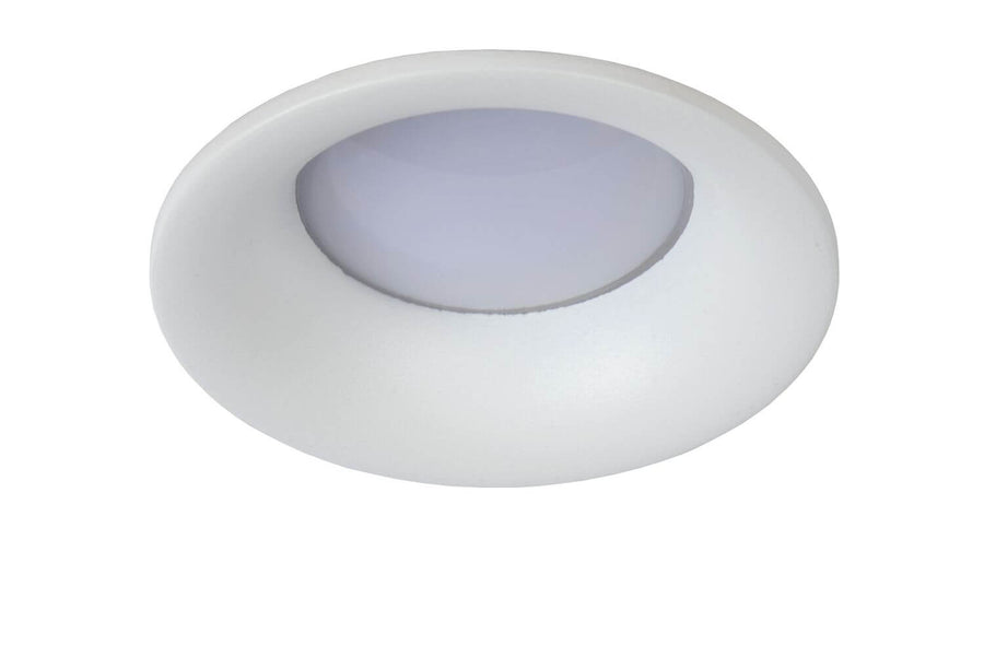 Vue rapprochée du spot éteint, collerette blanche et diffuseur central légèrement bleuté.