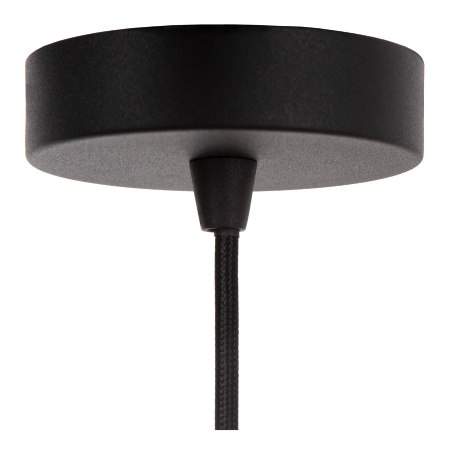 Détail de la rosace noire et du câble tressé de la suspension.