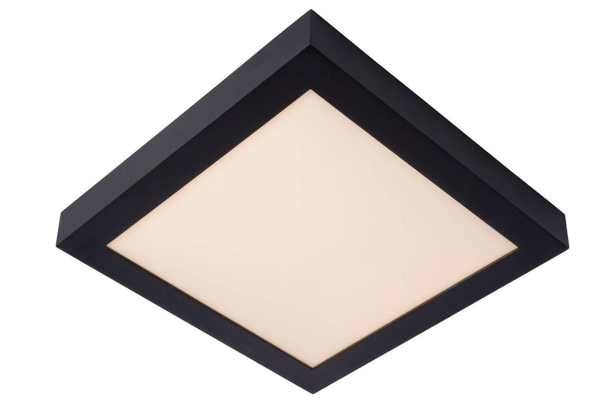 Produit seul sur fond blanc, plafonnier allumé diffusant une lumière chaude
