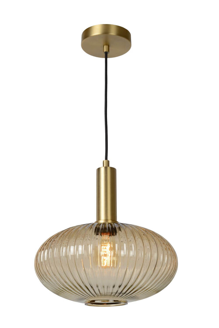 Suspension seule sur fond blanc, verre strié ambré et structure dorée mate.