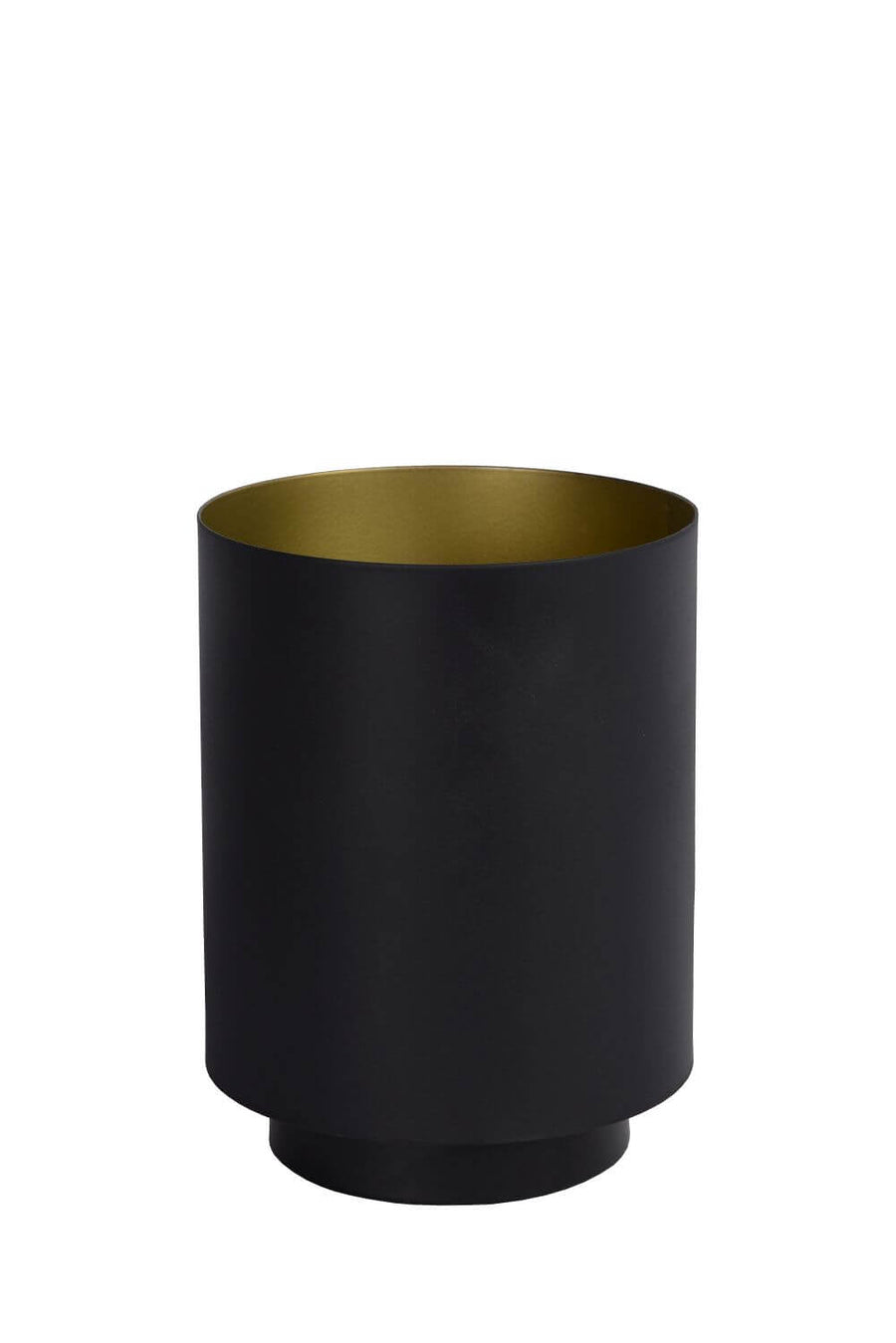 Vue en légère plongée de la lampe cylindrique noire, révélant l'intérieur doré et la base.