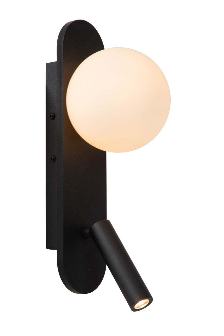 Vue rapprochée de l'applique montrant le globe opalin et la platine ovale noire.
