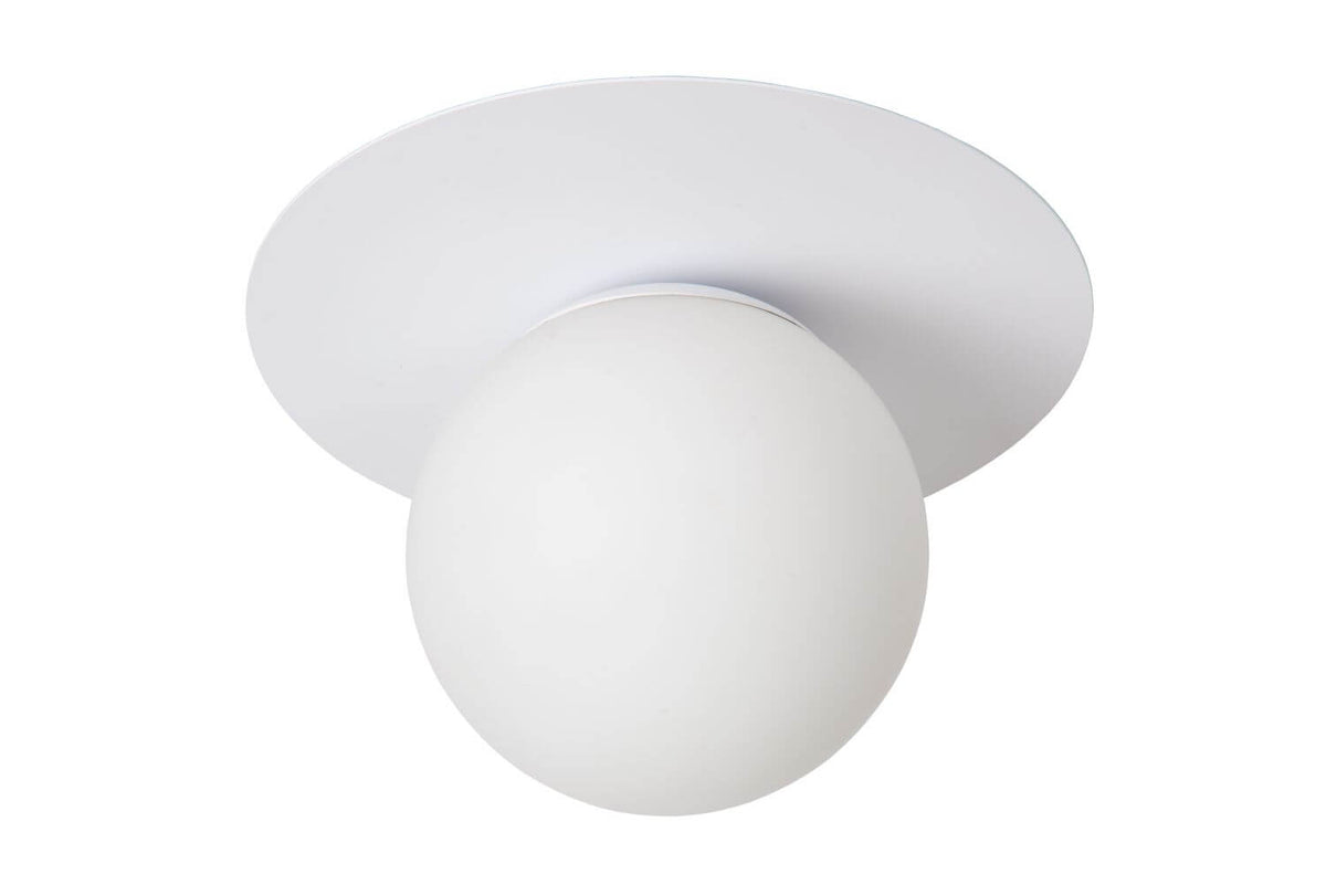 Vue de face du plafonnier blanc avec diffuseur sphérique en verre opalin éteint.
