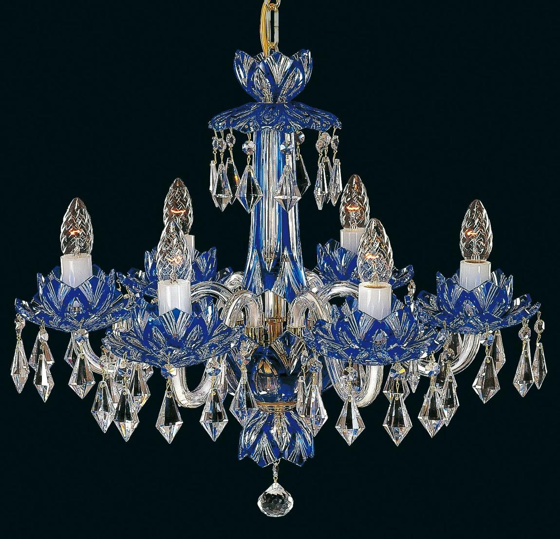 Lustre en cristal à cinq bras, fleurs bleues et pendeloques sur fond noir