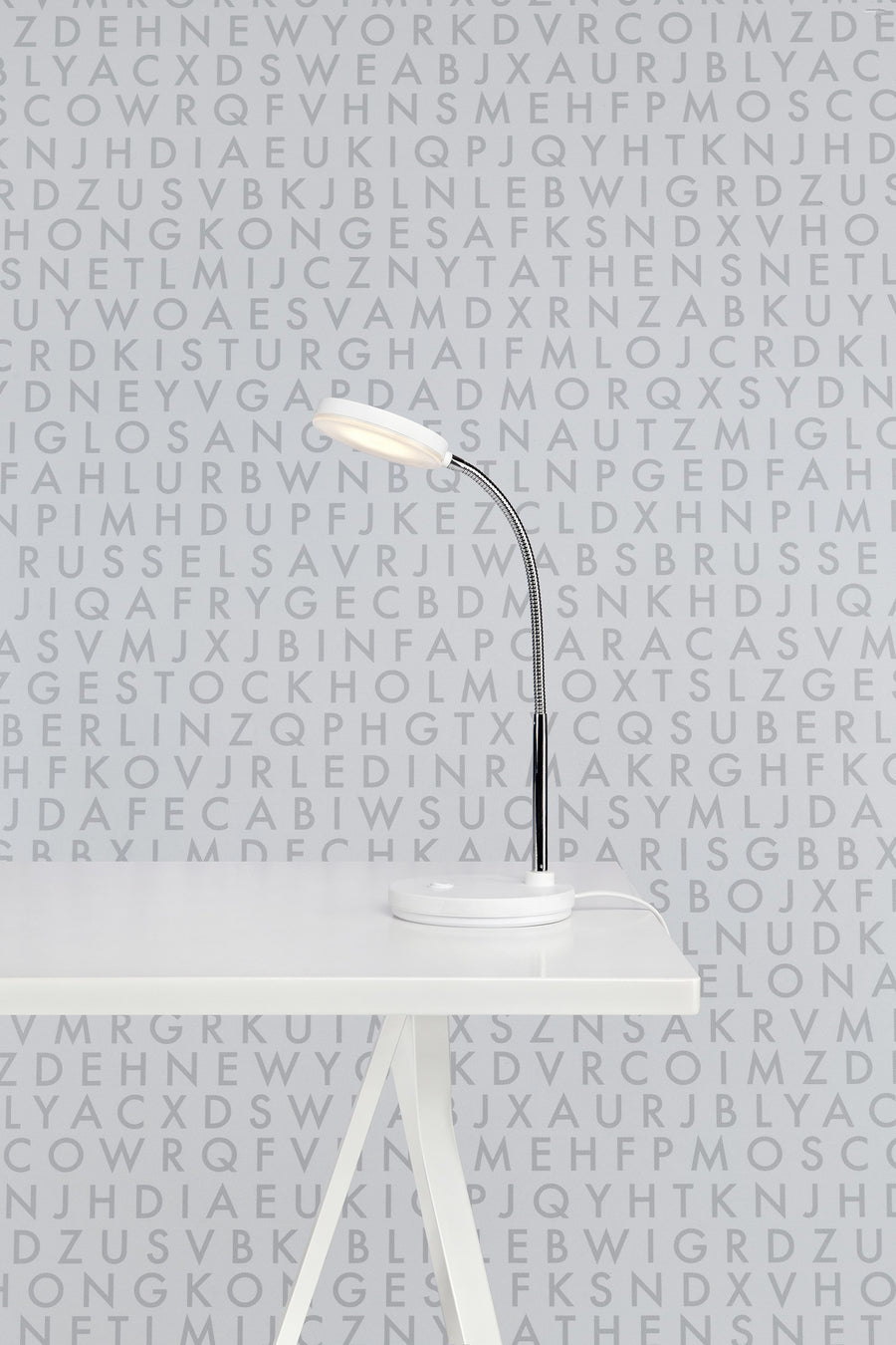 Lampe à poser Flex blanche et chromée