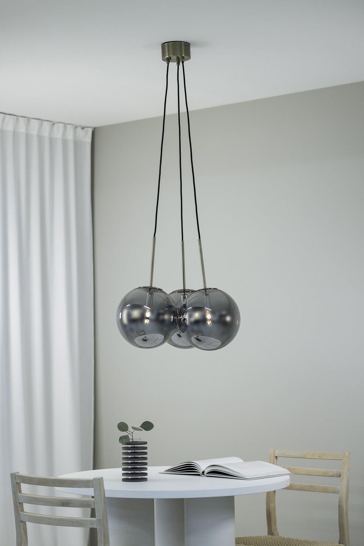 Suspension Dione sur platine ronde 3 lumières en verre