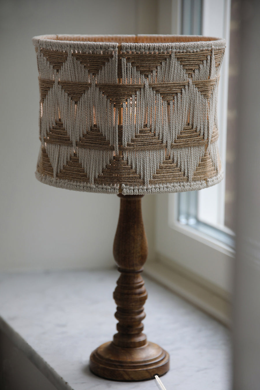 Lampe à poser Ano avec abat-jour en jute et coton