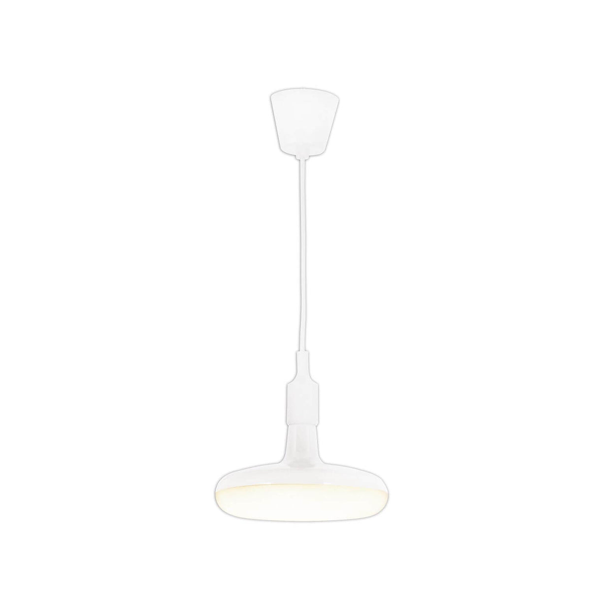 Suspension blanche de face sur fond blanc, abat-jour conique et câble fin