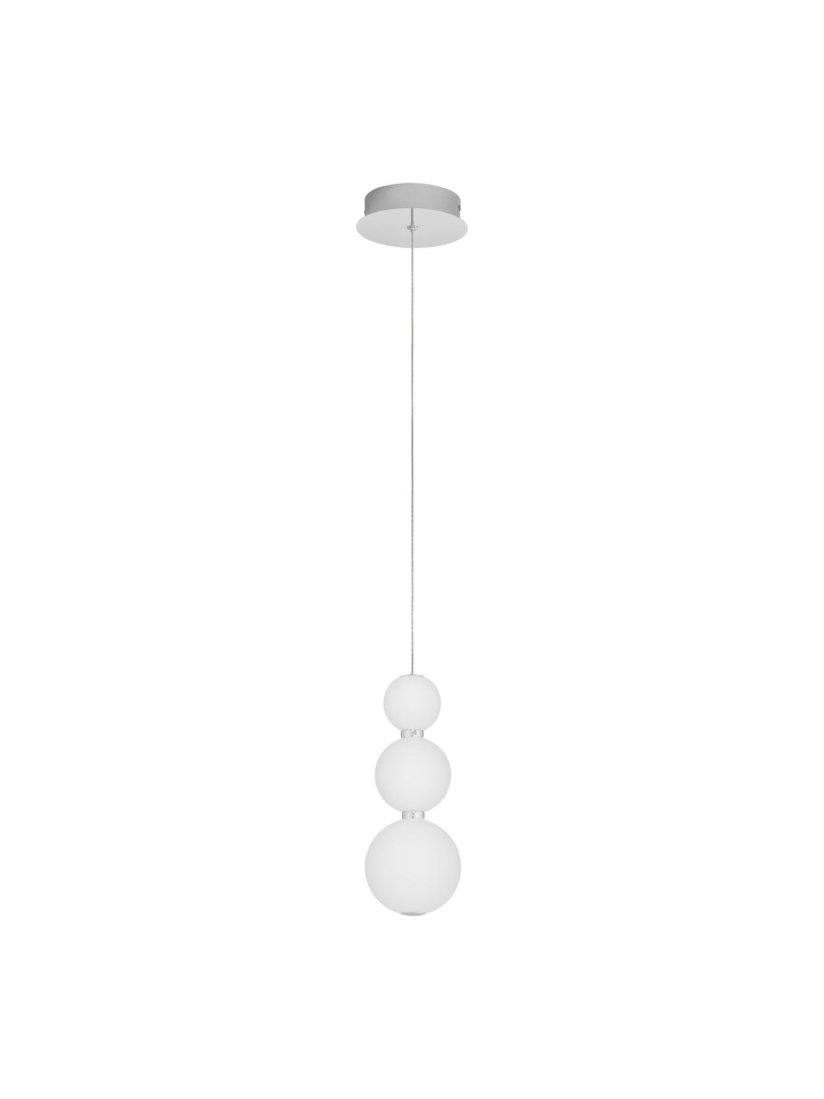 Photographie du luminaire suspendu avec ses trois globes en verre blanc.