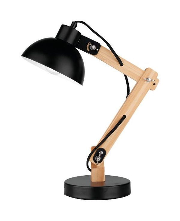 Lampe de bureau isolée sur fond blanc, abat-jour noir et bras articulé en bois clair.