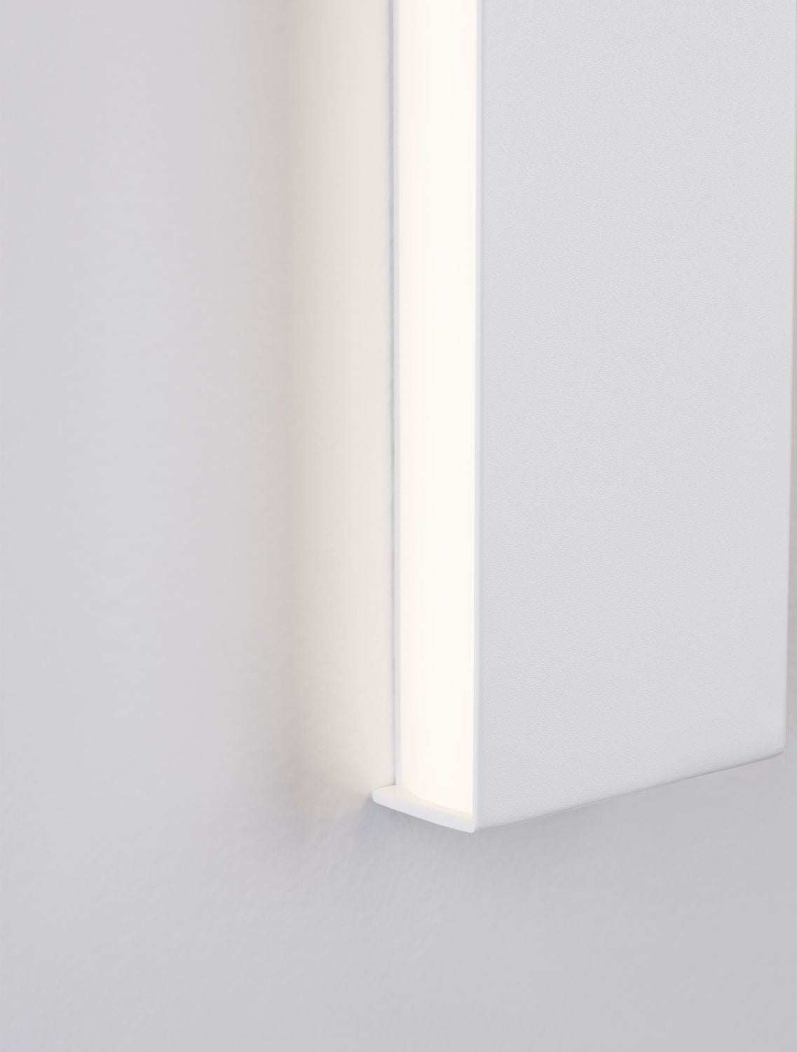 Gros plan du profil et de la partie lumineuse de l'applique