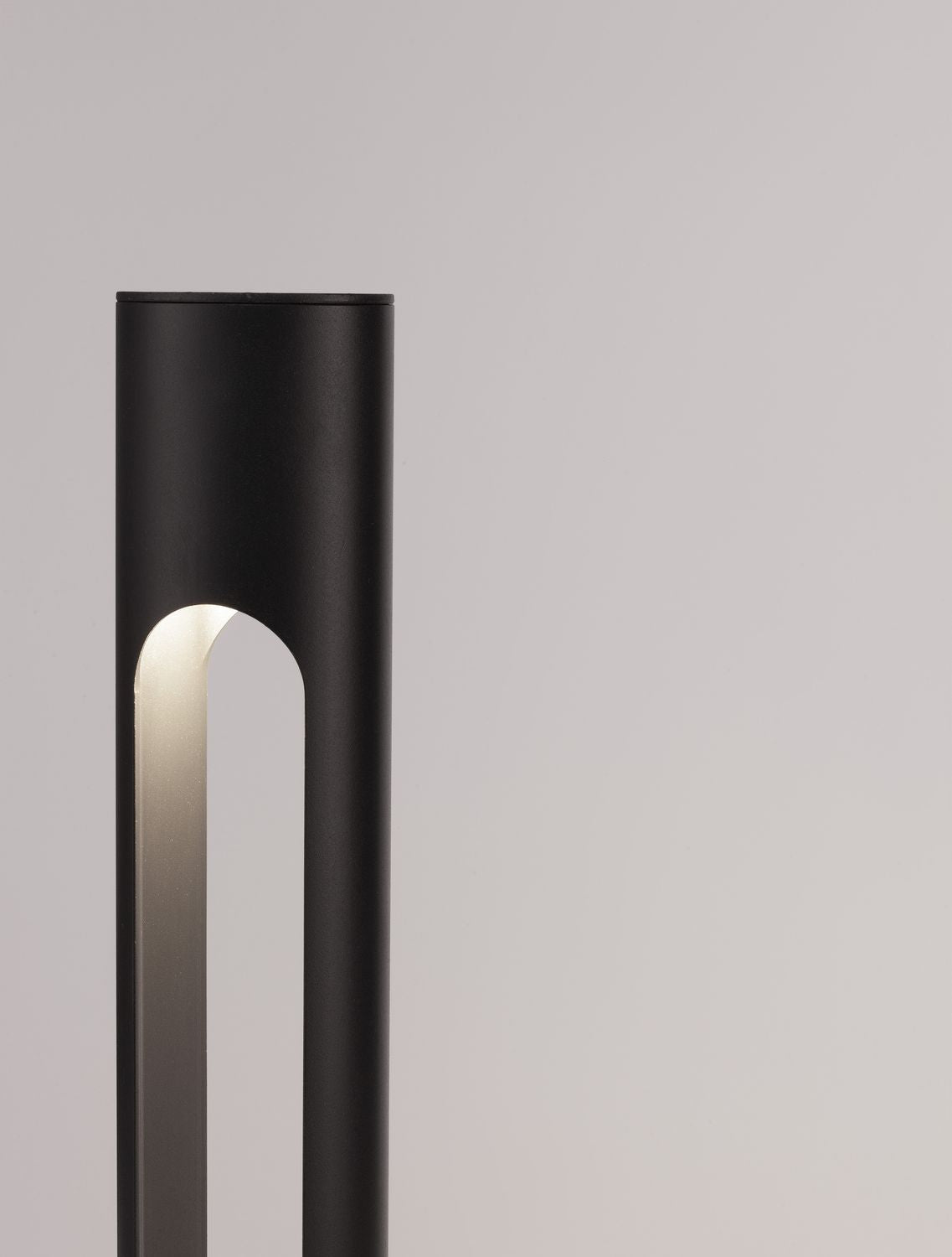 Borne extérieure Ellery noire, H 60 cm