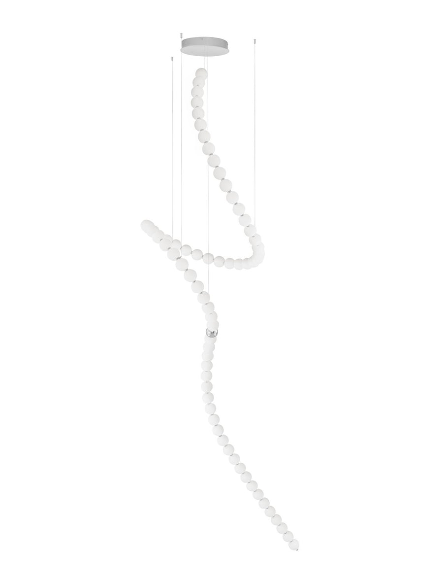 Vue de face du luminaire sur fond blanc avec sa rosace et ses câbles fins