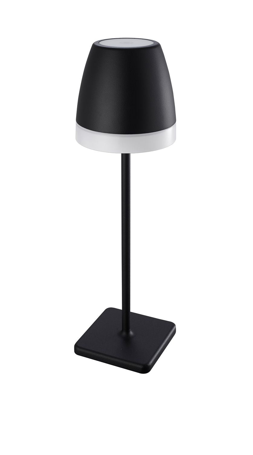 Vue de face du luminaire noir sur fond blanc, sans contexte