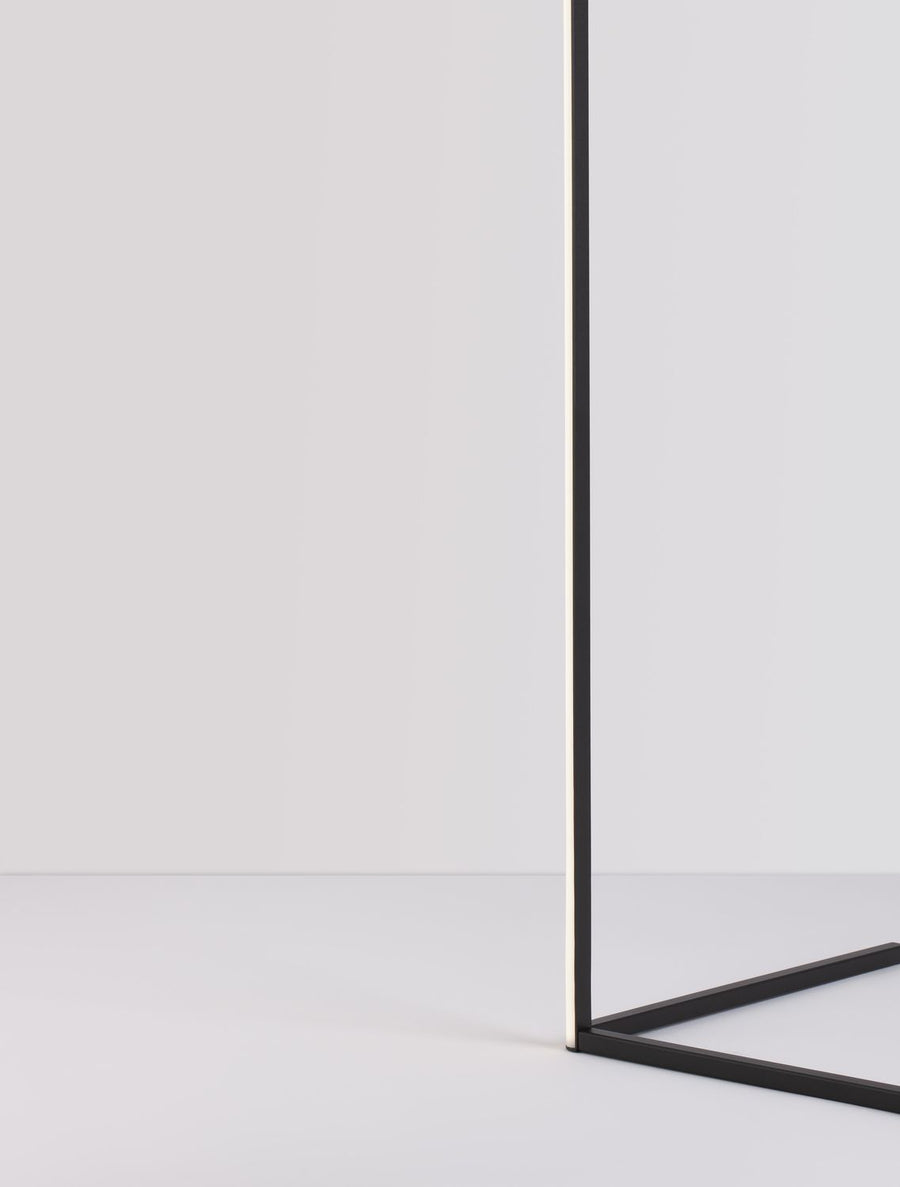 Lampadaire V-line noir
