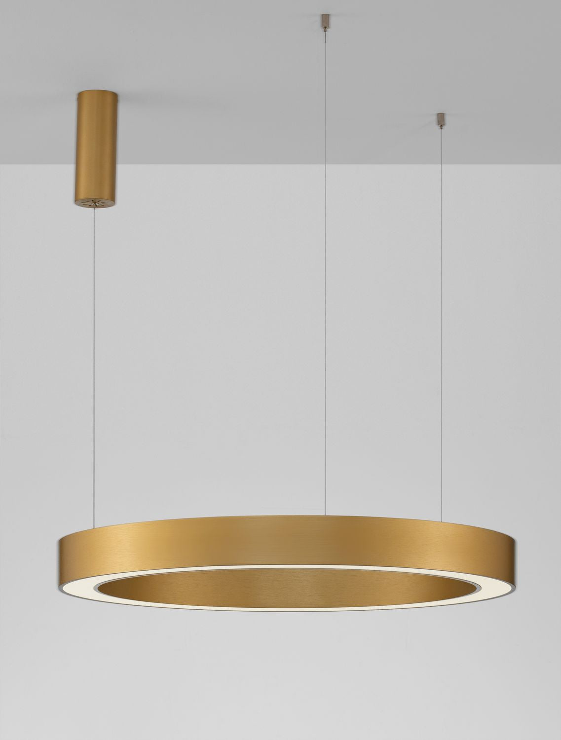 Détail de l'anneau allumé, diffuseur LED blanc sur face interne