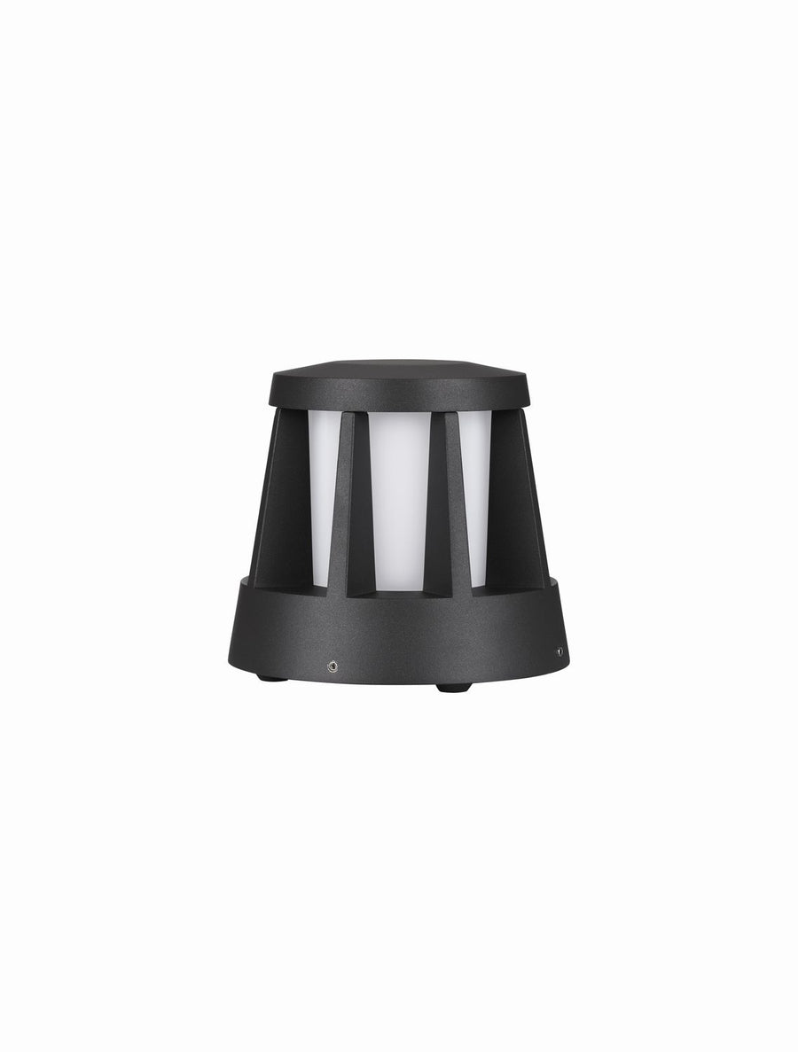 Vue de face du luminaire noir à socle conique et diffuseur blanc