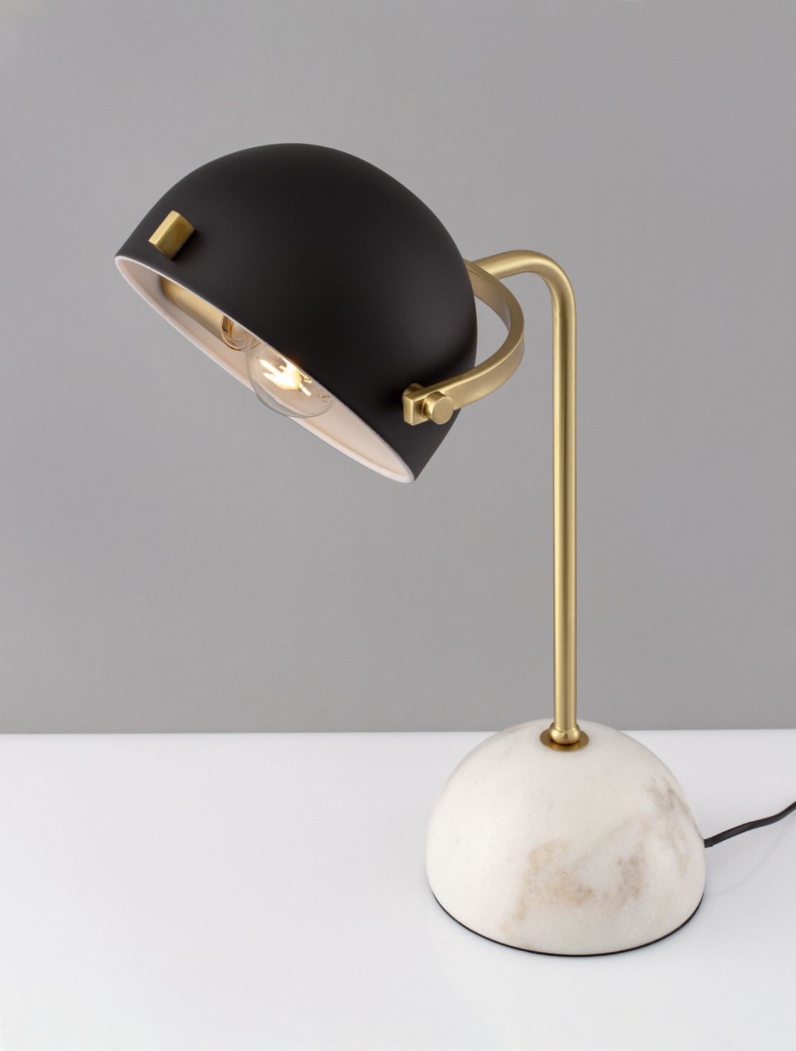 Lampe à poser Bishop blanche, marbre