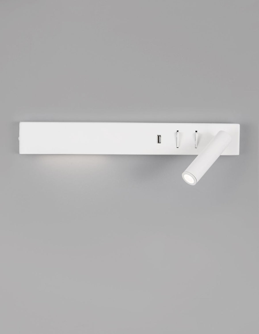 Vue de face du bandeau blanc allumé, halo lumineux diffus sous la base