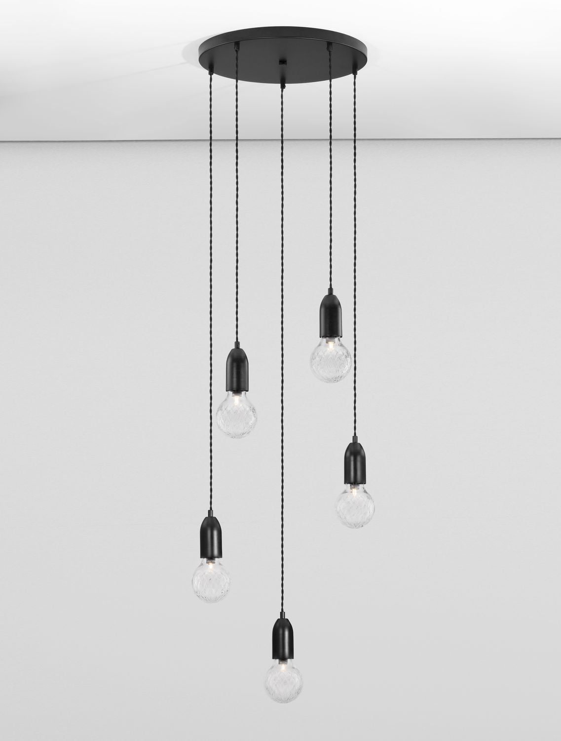 Suspension Veda 5 lumières noire, verre, H 150 cm