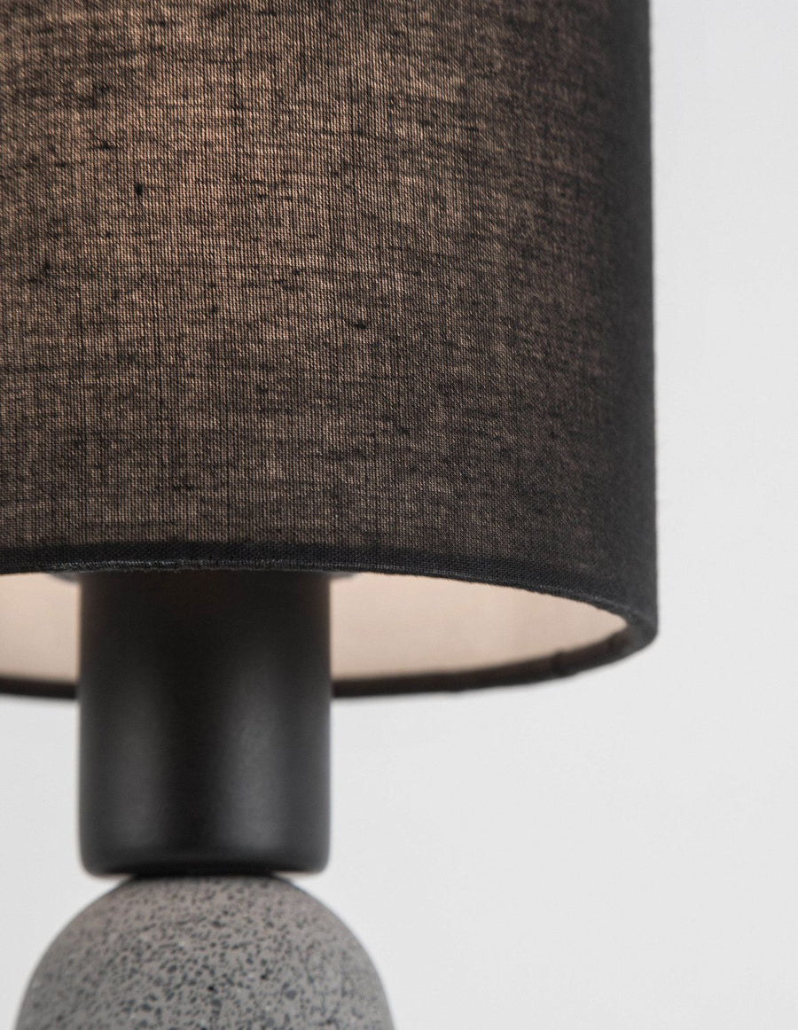 Lampe à poser Zero grise, béton