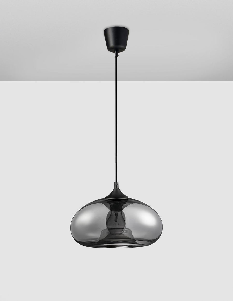 Même suspension éteinte, vue de face, verre transparent et finition noire mate