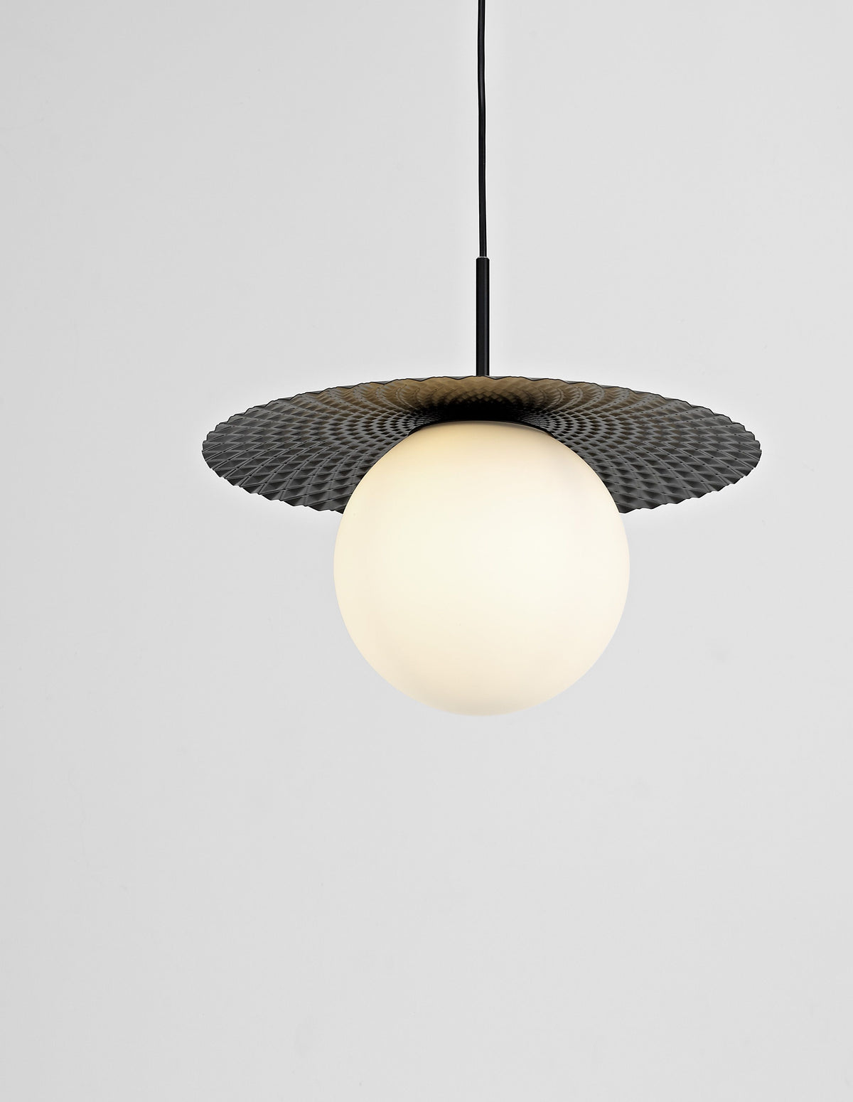 Suspension Obbit noire, verre