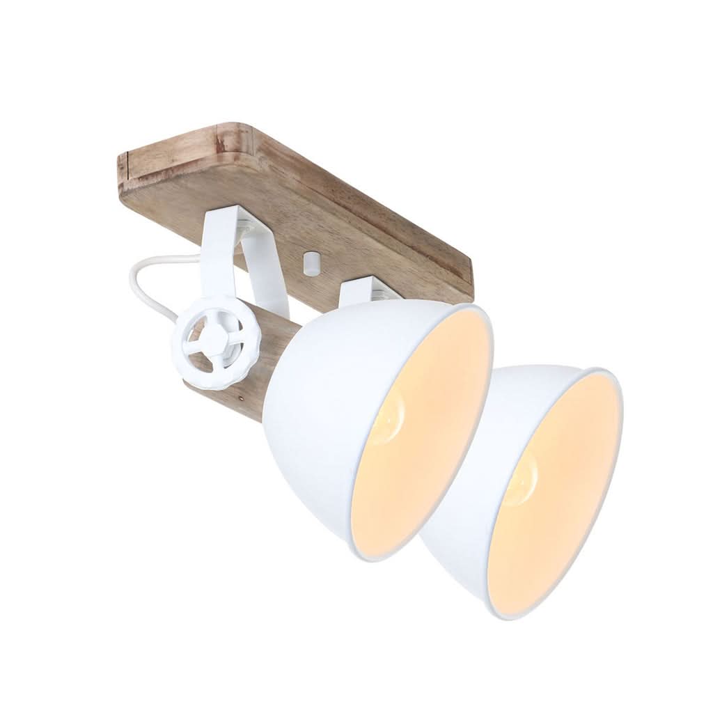 Plafonnier blanc à deux spots orientables sur base en bois, éclairage allumé