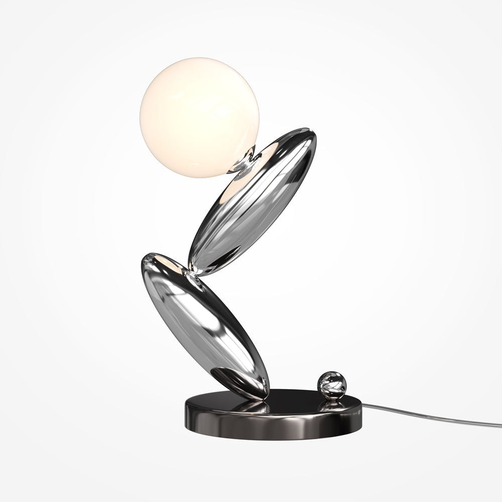 Lampe de chevet posée, deux disques chromés superposés surmontés d'une sphère blanche allumée
