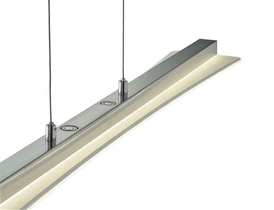 Détail rapproché de la finition nickel satiné et du diffuseur LED