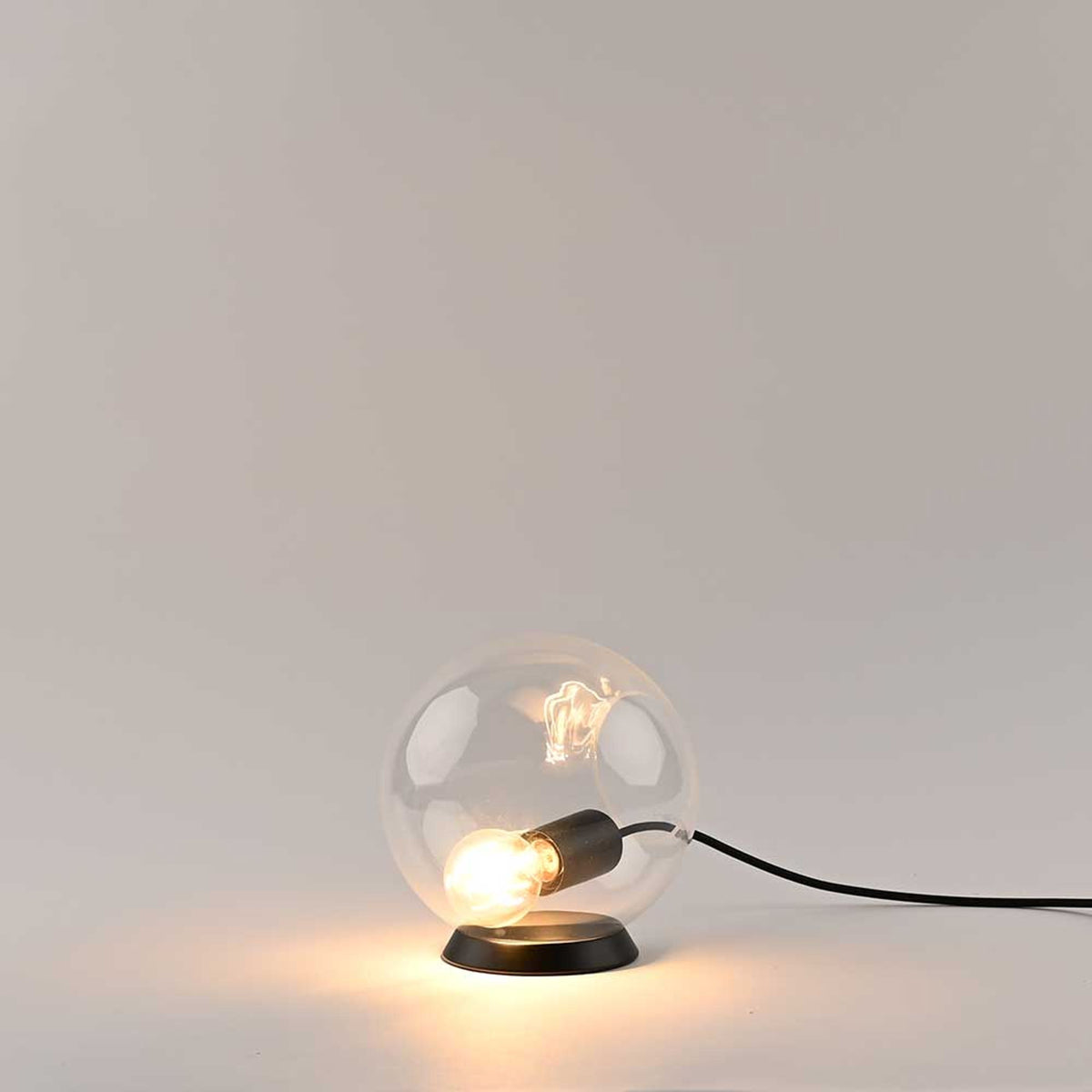 Lampe à poser Orb globe en verre