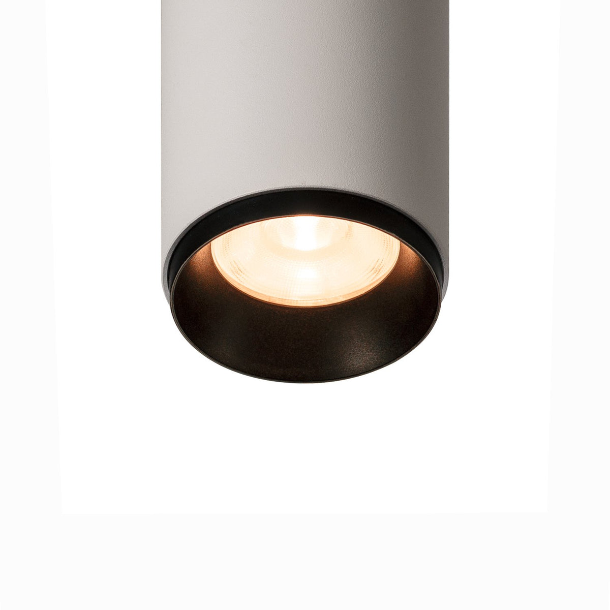 Vue rapprochée de la sortie de lumière et de l'intérieur noir.