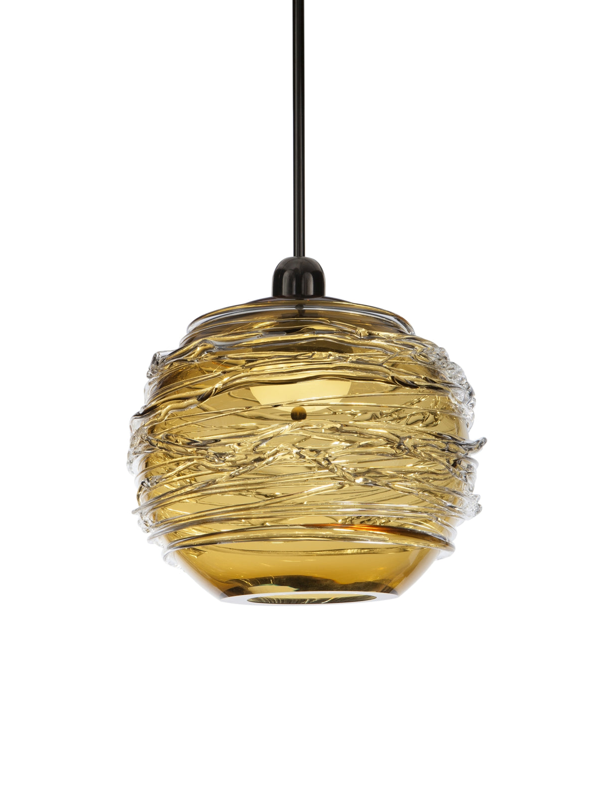 Suspension en verre ambré filé, vue de face sur fond blanc, forme boule côtelée