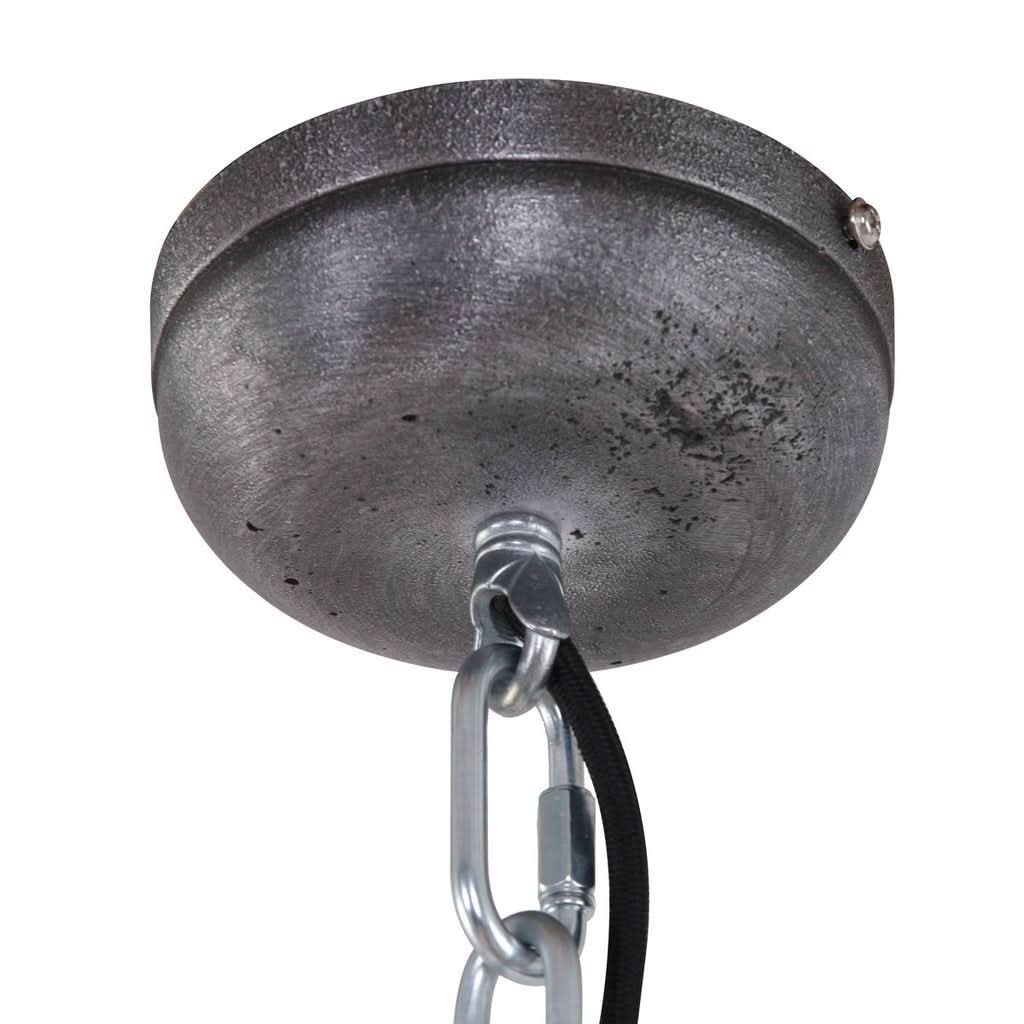 Détail du cache-piton métallique gris fixé au plafond avec chaîne et câble.