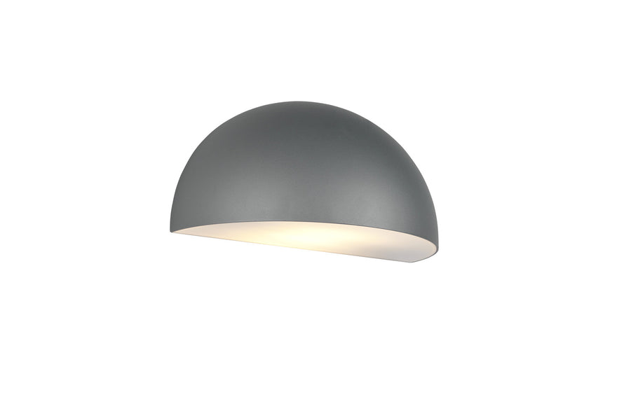 Vue de trois quarts du luminaire mural gris anthracite, diffuseur blanc allumé