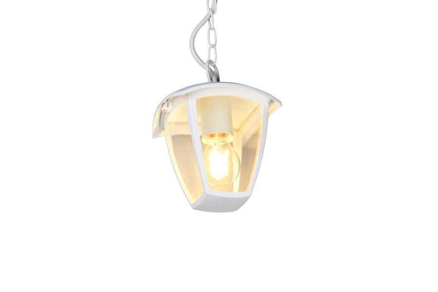 Gros plan sur l'ampoule allumée à l'intérieur du luminaire blanc