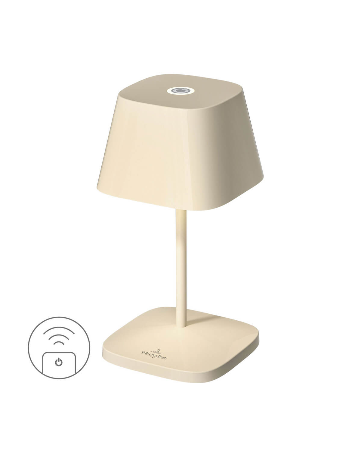 Lampe à poser crème de face sur fond blanc, abat-jour trapézoïdal et socle carré