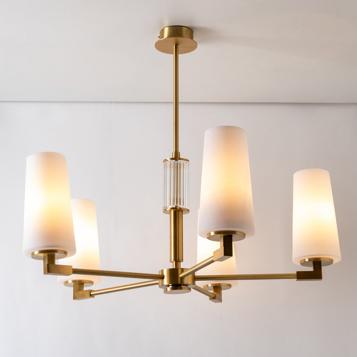 Suspension Vincenza 5 lumières laiton brossé et opale, verre