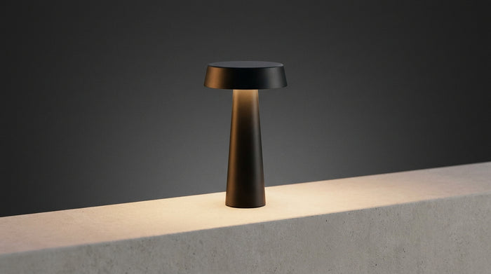 Lampe extérieure rechargeable : la choisir sans câble ni prise