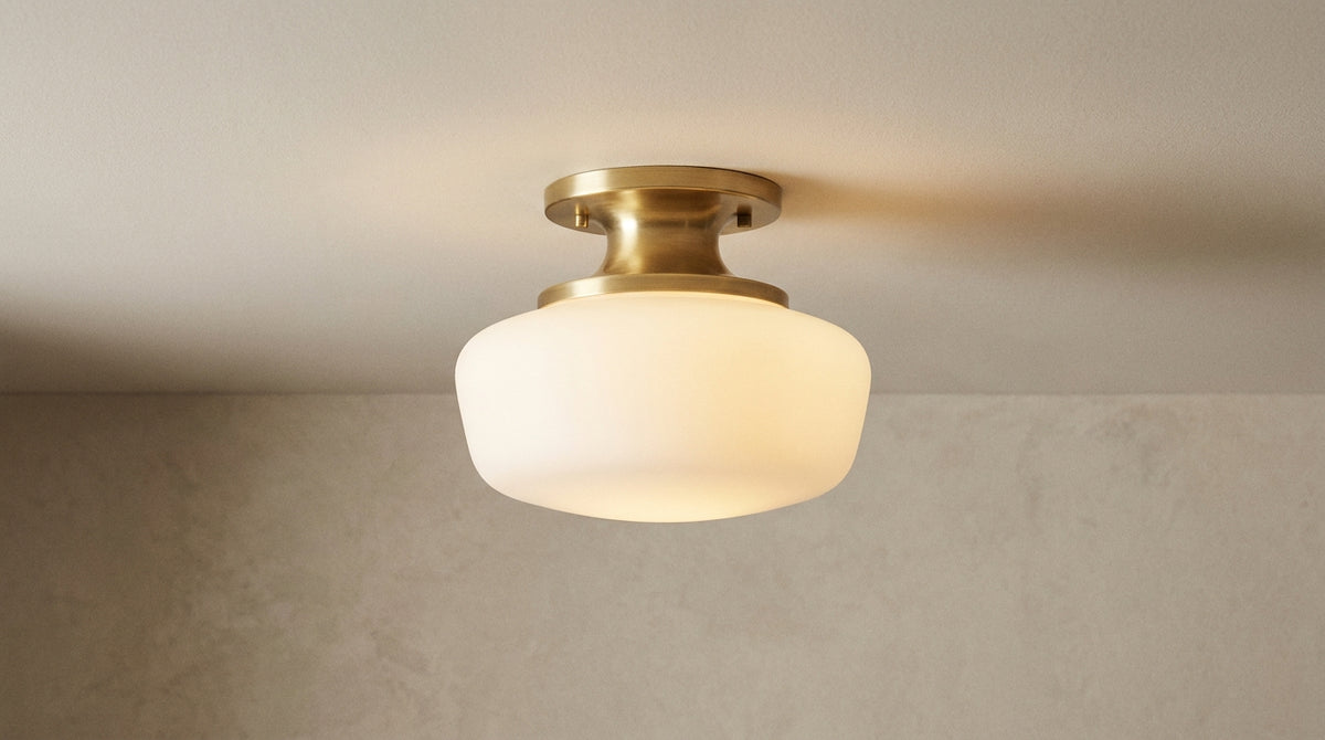 Plafonnier en laiton : bien choisir sa lumière pièce par pièce