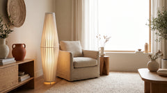 Stehlampen aus Holz in Weiß