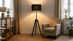 Schwarze Holzstehlampen für das Wohnzimmer