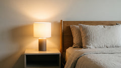 Zeitgenössische Nachttischlampe