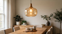 Hängeleuchten aus Glas und Holz