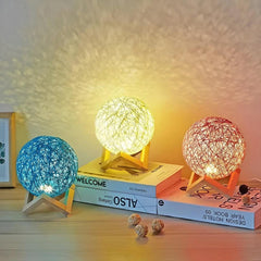 Nachttischlampe aus Rattan